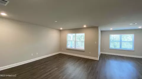 Living - 114 Kings Crossing Dr, Lucedale, MS 39452 photo 2 of 3