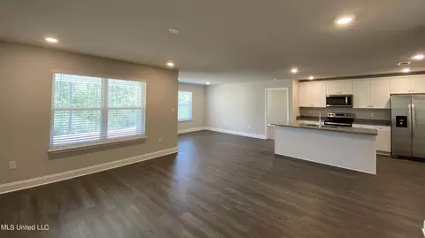 Living - 114 Kings Crossing Dr, Lucedale, MS 39452 photo 1 of 3