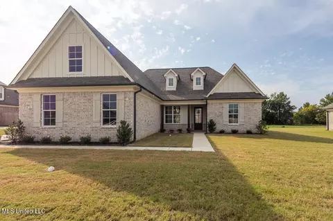 1374 S Clair Cir, Hernando, MS 38632