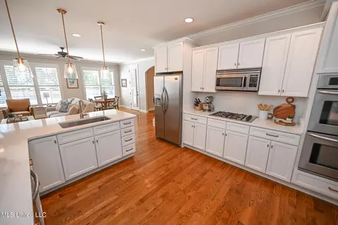 Kitchen - 4786 Delbridge E Ct, Olive Branch, MS 38654 photo 2 of 7