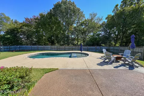 Exterior - 4786 Delbridge E Ct, Olive Branch, MS 38654 photo 8 of 13