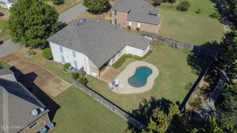 View/Area - 4786 Delbridge E Ct, Olive Branch, MS 38654 photo 3 of 5