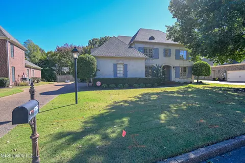 Exterior - 4786 Delbridge E Ct, Olive Branch, MS 38654 photo 2 of 13