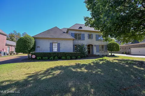Exterior - 4786 Delbridge E Ct, Olive Branch, MS 38654 photo 4 of 13