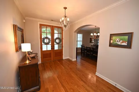 Entry Way - 4786 Delbridge E Ct, Olive Branch, MS 38654 photo 2 of 3