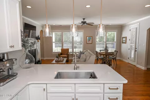 Kitchen - 4786 Delbridge E Ct, Olive Branch, MS 38654 photo 5 of 7