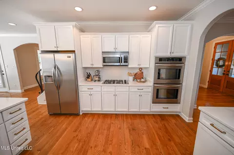 Kitchen - 4786 Delbridge E Ct, Olive Branch, MS 38654 photo 3 of 7