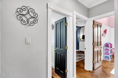 Entry Way - 20000 Esther Rd, Saucier, MS 39574 photo 2 of 3