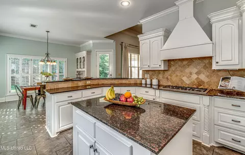 Kitchen - 136 Wind Dance Dr, Madison, MS 39110 photo 6 of 6