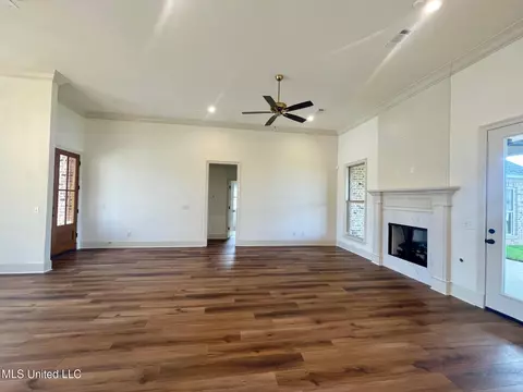 Living - 354 Wellstone Pl, Madison, MS 39110 photo 3 of 3