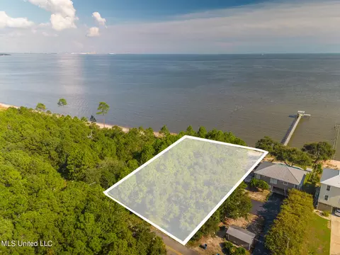 4705 E Belle Fontaine Rd, Ocean Springs, MS 39564