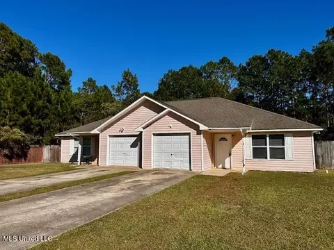 81008104 Exchange St, Gautier, MS 39553