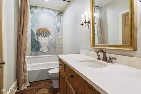 Bath - 2133 Brackenshire Cir, Jackson, MS 39211 photo 1 of 5