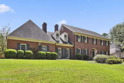 Exterior - 2133 Brackenshire Cir, Jackson, MS 39211 photo 2 of 7