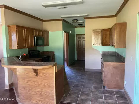 Kitchen - 146 Hidden Valley Ln, Jackson, MS 39212 photo 1 of 2