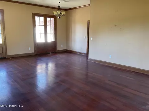 Living - 146 Hidden Valley Ln, Jackson, MS 39212 photo 3 of 4