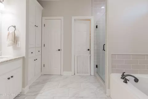 Entry Way - 409 Meadows Ct, Madison, MS 39110 photo 2 of 2