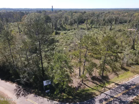 409 Hickory Ln, D'lo, MS 39062 photo 2