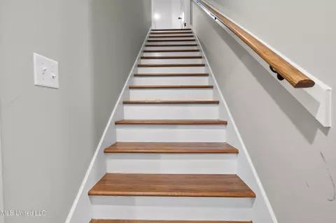Entry Way - 2127 Watson Vw E, Nesbit, MS 38651 photo 4 of 4