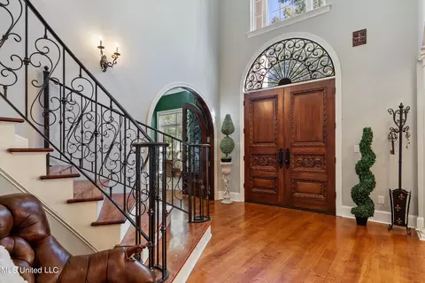 Entry Way - 135 N Boone Dr, Hernando, MS 38632 photo 1 of 4