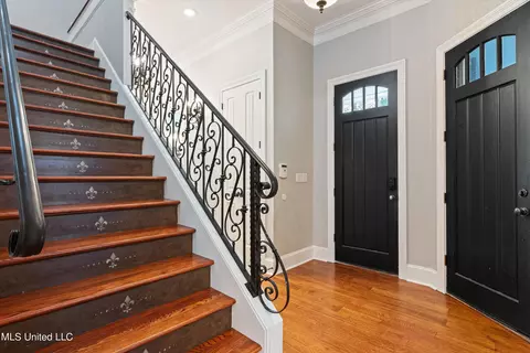 Entry Way - 135 N Boone Dr, Hernando, MS 38632 photo 3 of 4