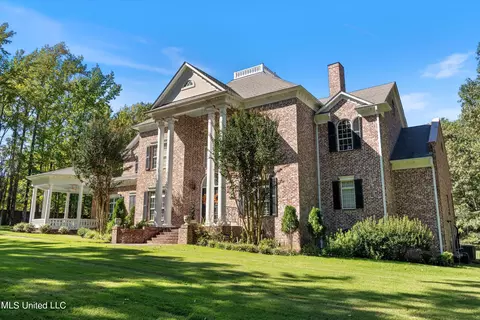 Exterior - 135 N Boone Dr, Hernando, MS 38632 photo 12 of 14