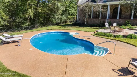 Exterior - 135 N Boone Dr, Hernando, MS 38632 photo 7 of 14