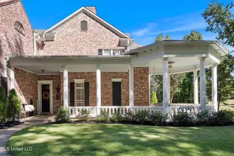 Exterior - 135 N Boone Dr, Hernando, MS 38632 photo 10 of 14
