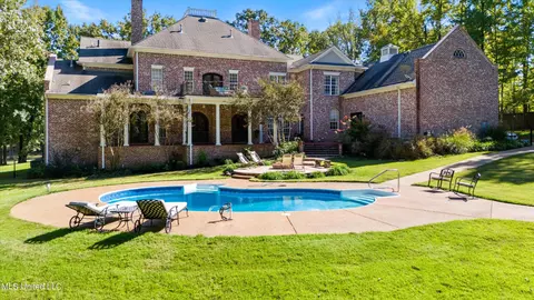 Exterior - 135 N Boone Dr, Hernando, MS 38632 photo 6 of 14
