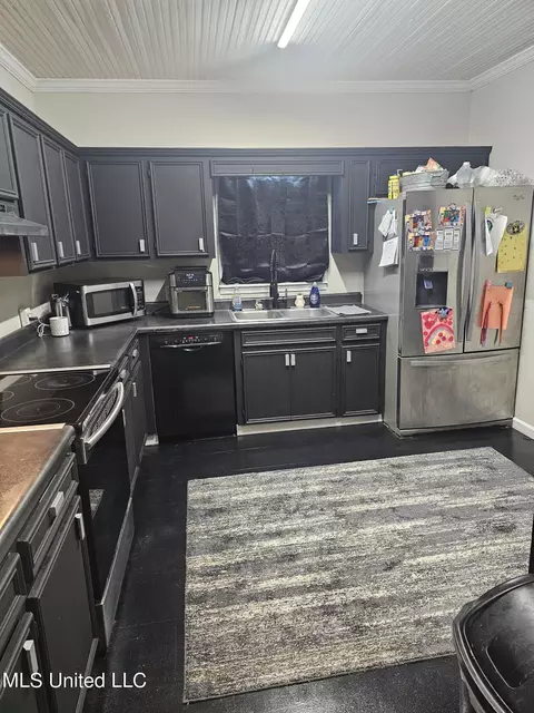 Kitchen - 10031 Hwy 492, Union, MS 39365 photo 1 of 1
