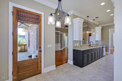 Entry Way - 200 Herrington Cv, Madison, MS 39110 photo 3 of 3