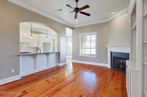 Living - 200 Herrington Cv, Madison, MS 39110 photo 3 of 3