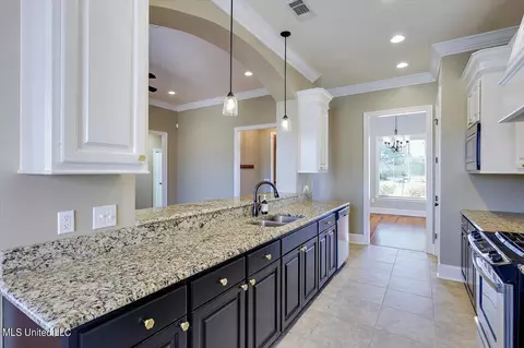 Kitchen - 200 Herrington Cv, Madison, MS 39110 photo 3 of 3