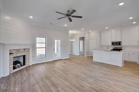 118 Southern Oak Way, Canton, MS 39046