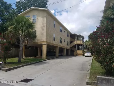 265 Crawford St, Biloxi, MS 39530