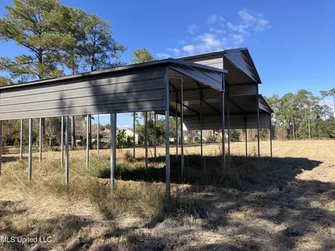 6024 Addie Ln, Bay Saint Louis, MS 39520