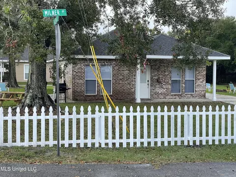 201 Milner Ave, Gulfport, MS 39507
