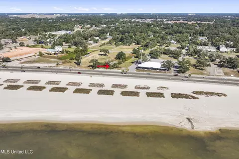 538 Beach Dr, Gulfport, MS 39507