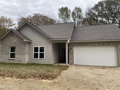 566 Mcmaster Rd, Sarah, MS 38665 photo 2