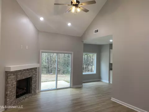 566 Mcmaster Rd, Sarah, MS 38665 photo 4