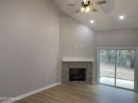 566 Mcmaster Rd, Sarah, MS 38665 photo 5