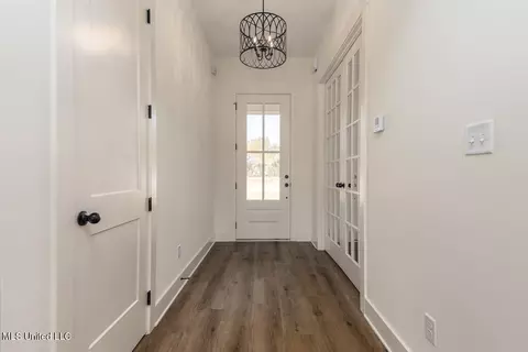 Entry Way - 1487 John Thomas Cv, Hernando, MS 38632 photo 1 of 1