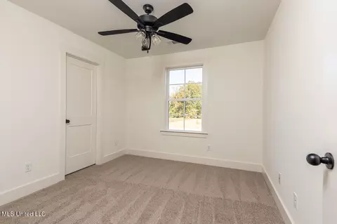 Bedroom - 1487 John Thomas Cv, Hernando, MS 38632 photo 2 of 6