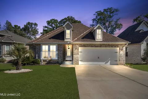 87104 Highpoint Dr, Diamondhead, MS 39525