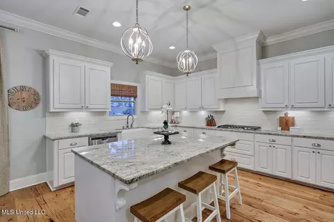 Kitchen - 107 Twain Trl, Clinton, MS 39056 photo 2 of 6