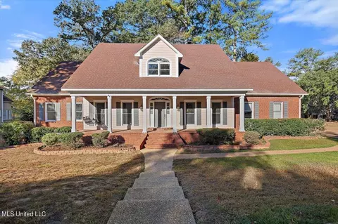 300 Monterey Dr, Clinton, MS 39056