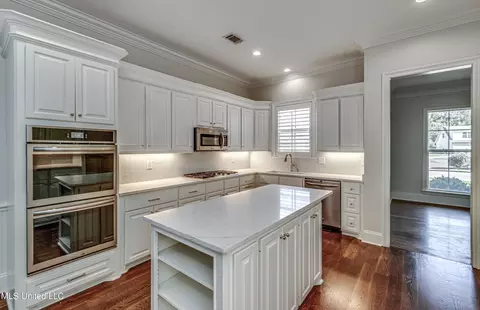 Kitchen - 714 S Chickasaw Dr, Flowood, MS 39232 photo 2 of 7