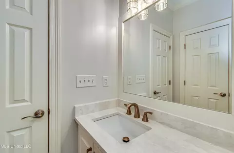Bath - 714 S Chickasaw Dr, Flowood, MS 39232 photo 9 of 9