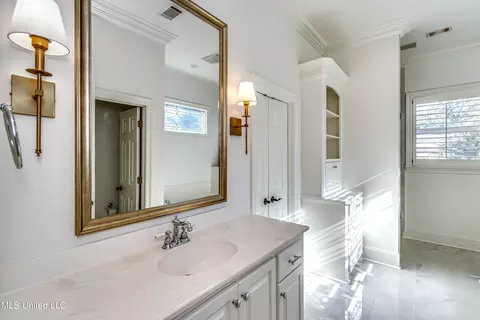 Bath - 714 S Chickasaw Dr, Flowood, MS 39232 photo 2 of 9