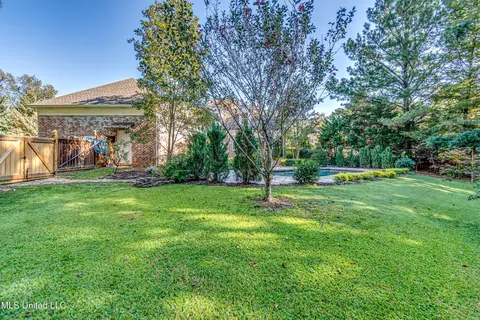 Exterior - 714 S Chickasaw Dr, Flowood, MS 39232 photo 17 of 20